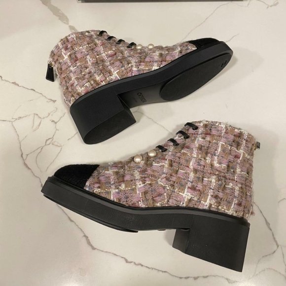 CHANEL 20B Tweed Fabric Cap Toe Pearl Lace Up Ankle Bootie Boots Shoes - Picture 9 of 12